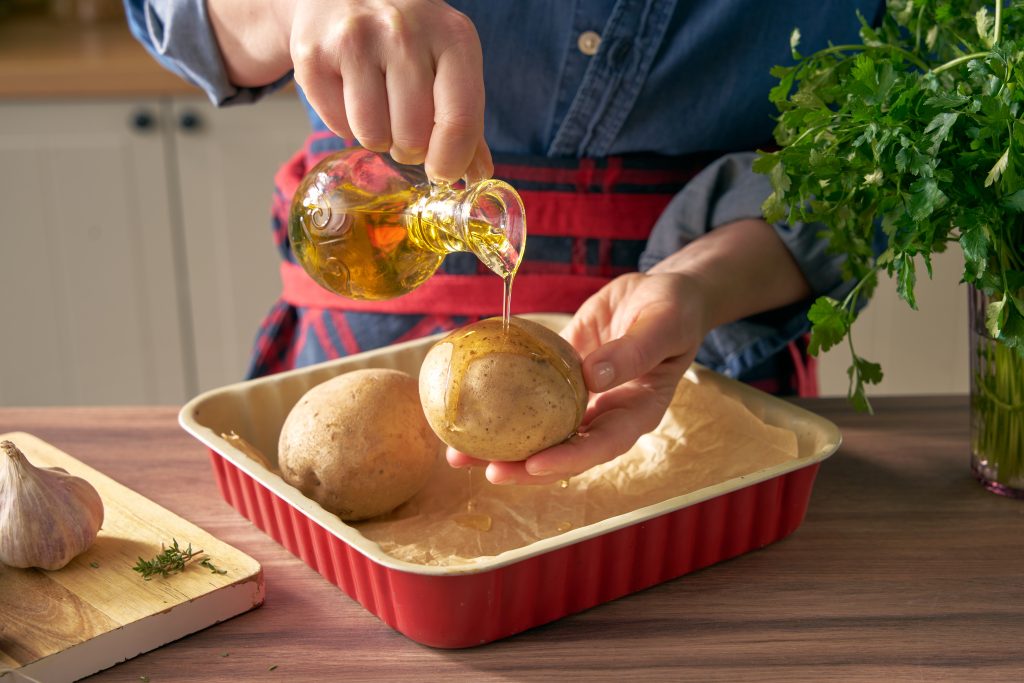 baked potato with herb tofu spread step1